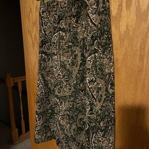 Koret suede-like pull-on knee-length skirt.